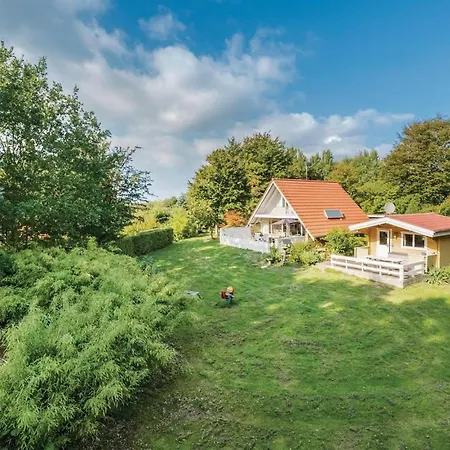 Gorgeous Home In Humble With Wifi